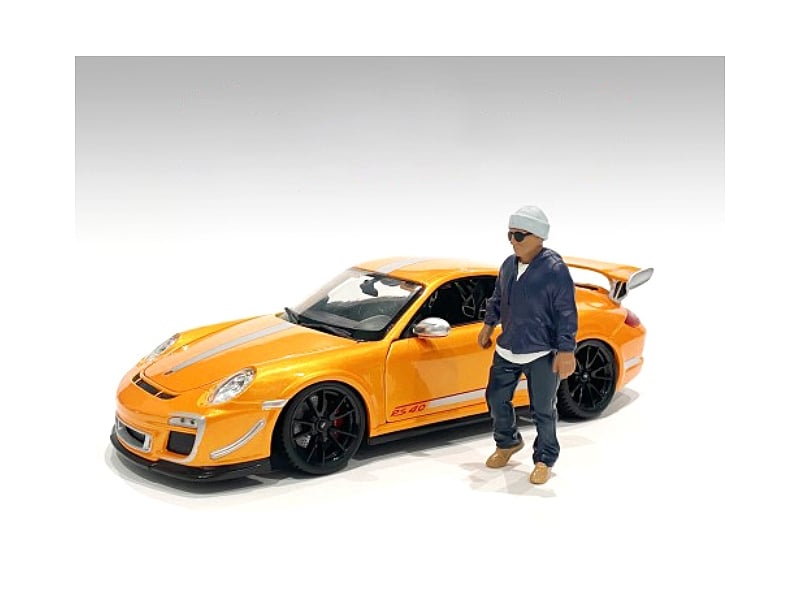 American Diorama Car Meet 1 Figurine IV hand-painted 1:18 76280, product image 1