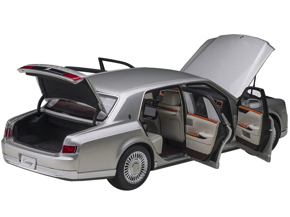 Toyota Century with Curtains RHD (Right Hand Drive) Silver Special Edition 1/18 Model Car by Autoart image 4