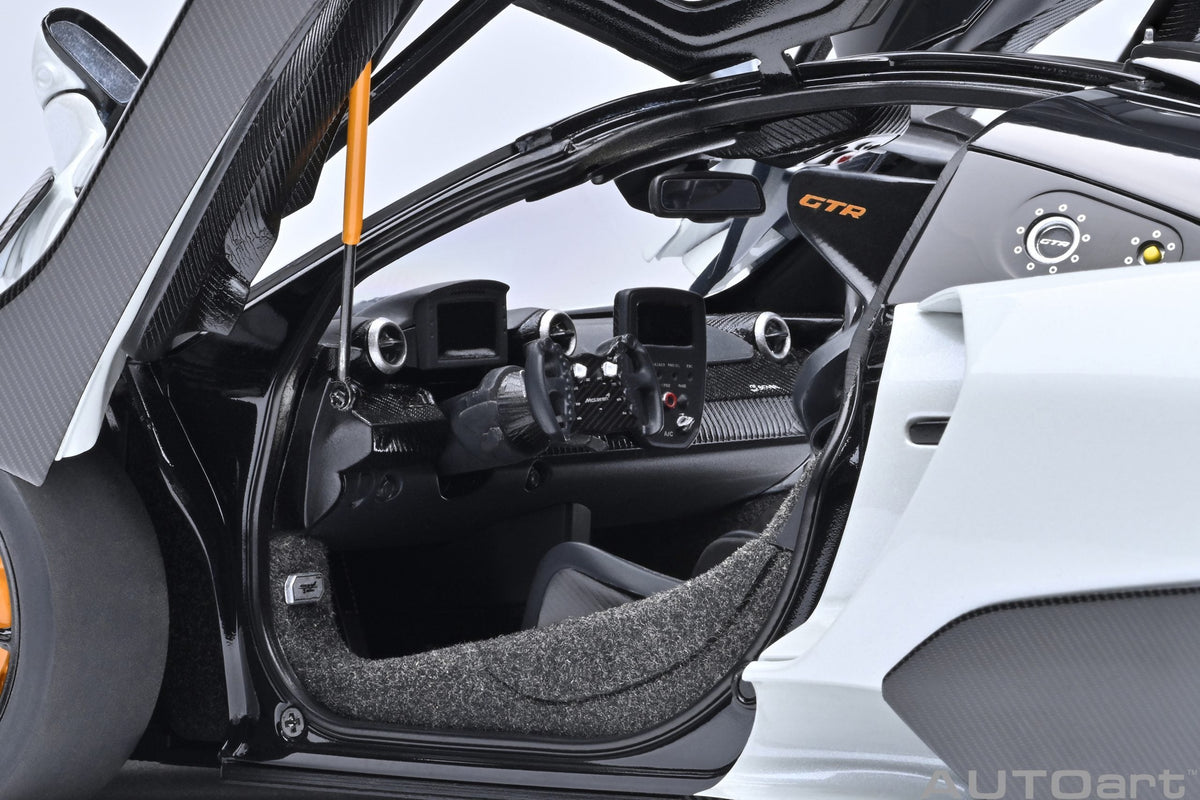 McLaren Senna GTR Silica White with Black Top 1/18 Model Car by Autoart image 3