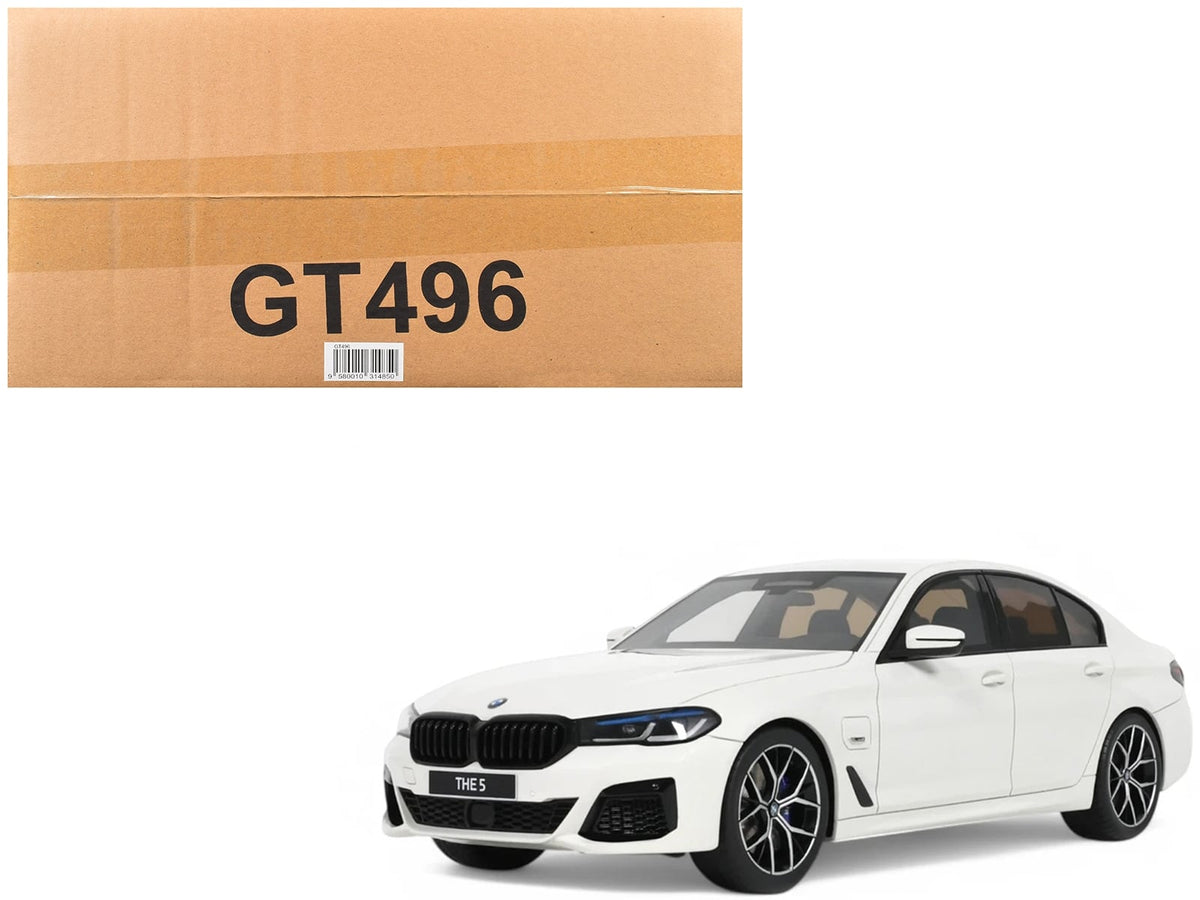 GT Spirit 2023 BMW 545e xDrive M Sport Alpine White 1:18 GT496, product image 1