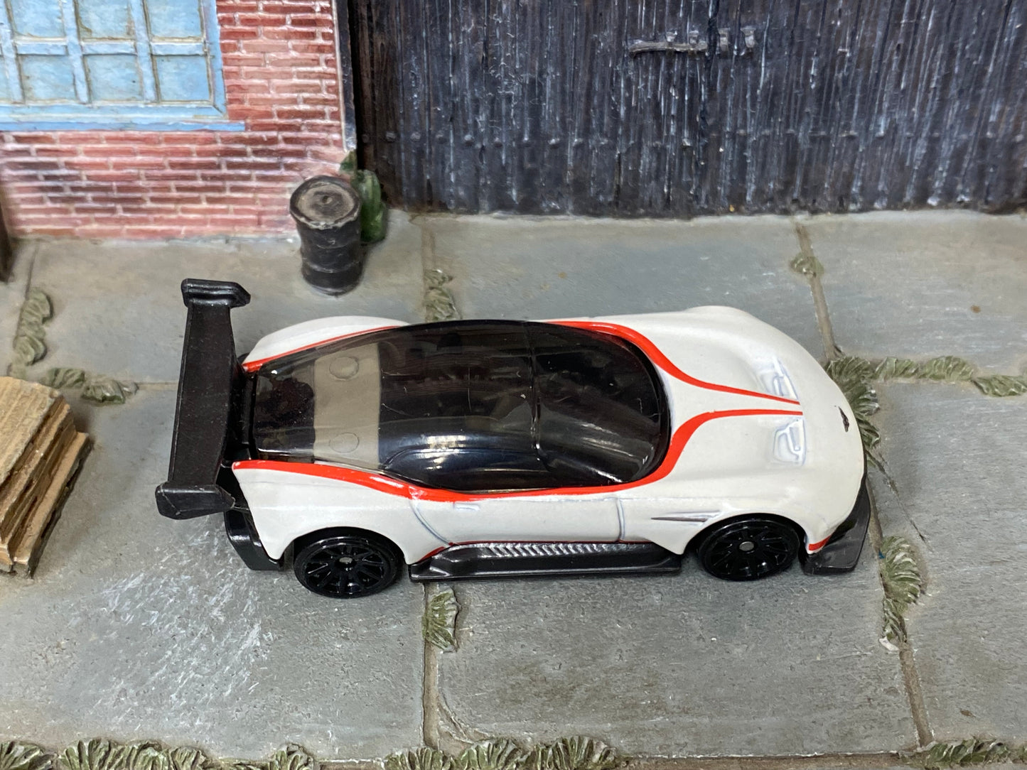 Loose Hot Wheels - Aston Martin Vulcan - White and Red