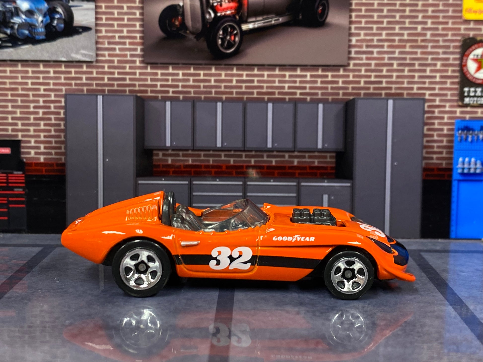 Loose Hot Wheels - Glory Chaser Race Car - Orange and Black 32