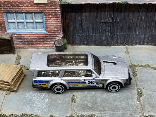 Loose Hot Wheels - Volvo 240 Drift Wagon - Silver