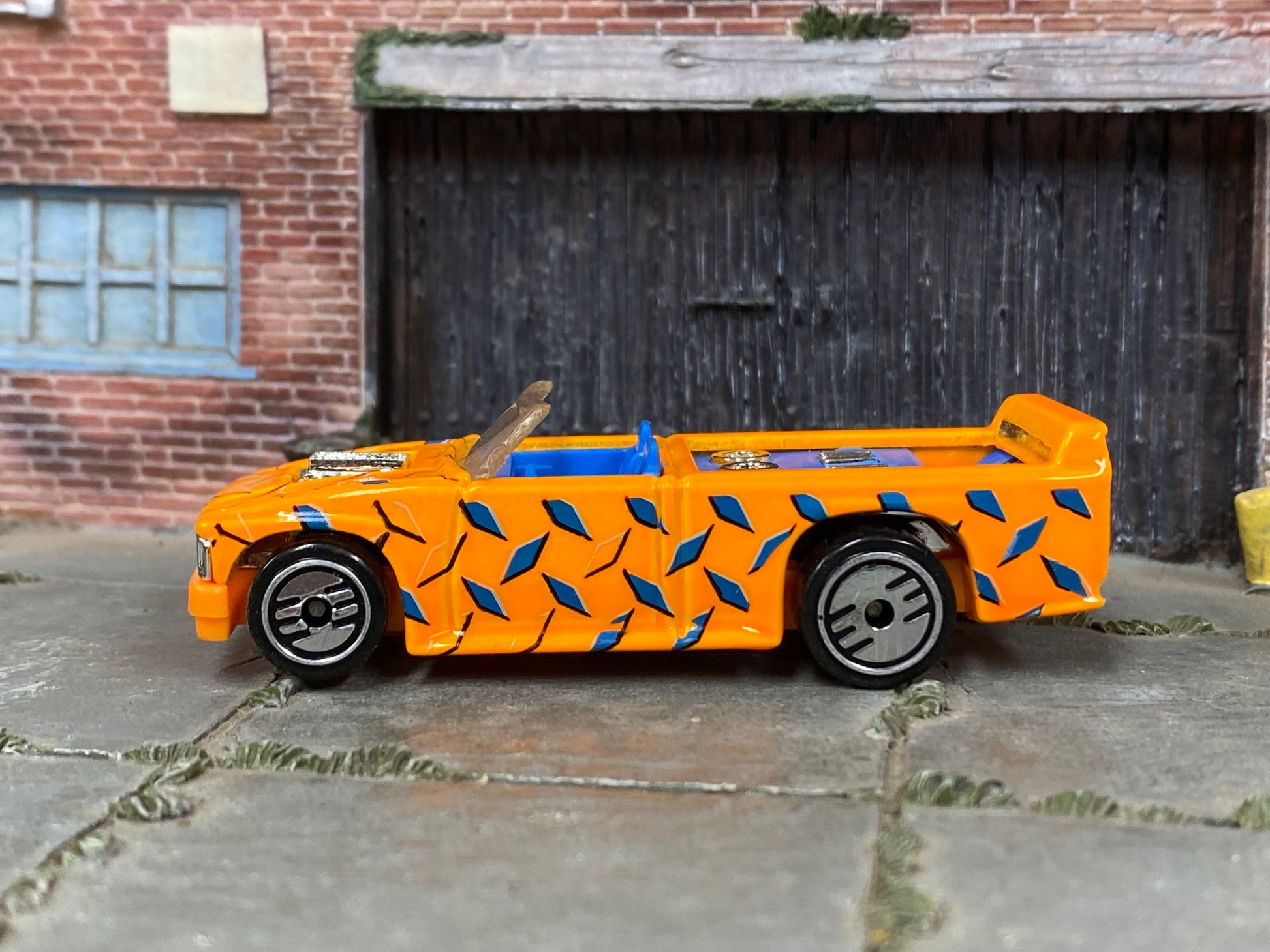 Loose Hot Wheels - Boom Box Mini Truck- Orange and Blue