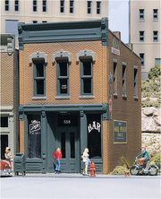 DPM Kelly's Saloon (10100) product view 2