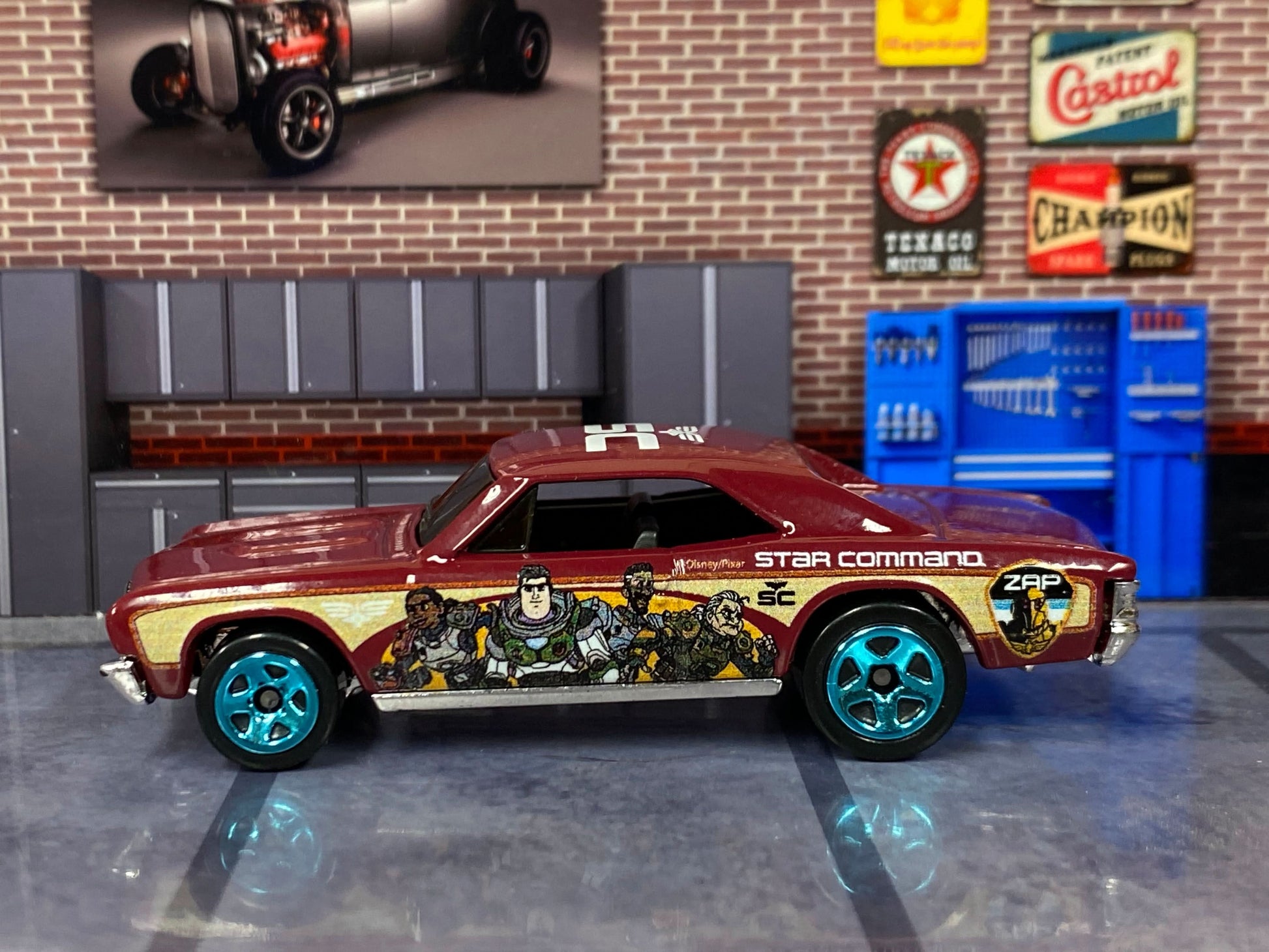 Loose Hot Wheels - 1967 Chevy Chevelle SS - Dark Red Star Command Buzz Lightyear