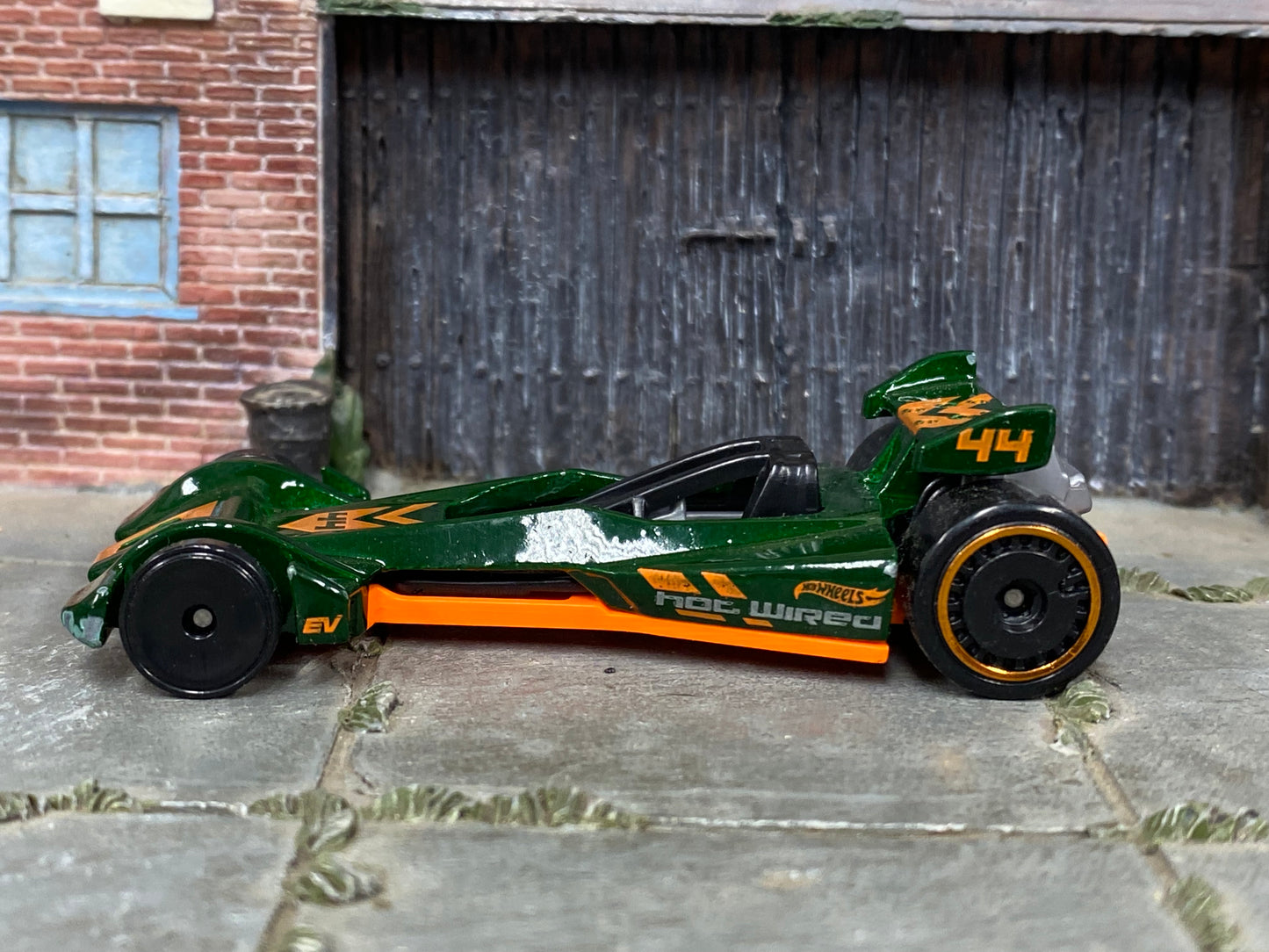 Loose Hot Wheels - Hot Wired Race Car - Green and Orange