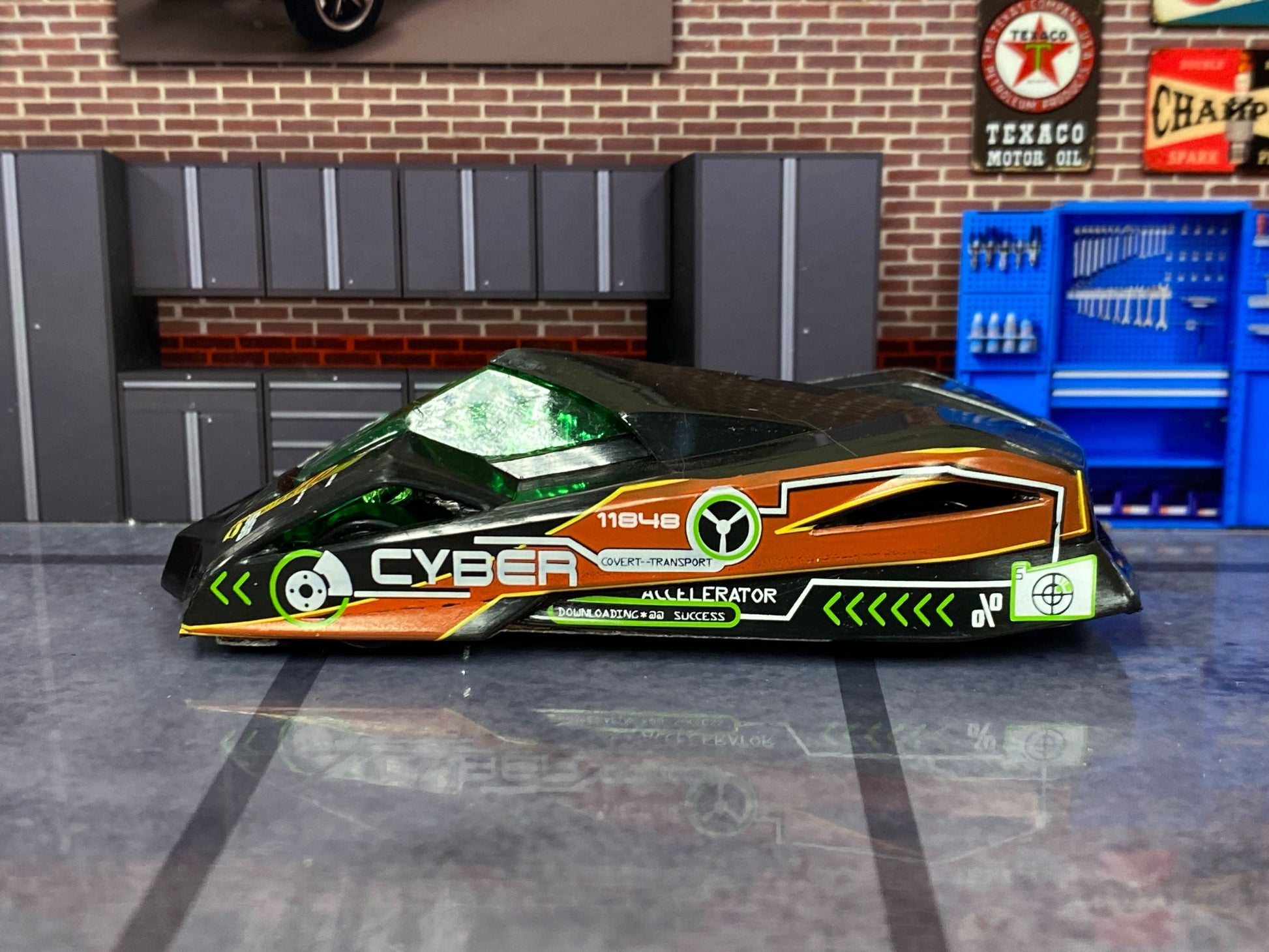 Loose Hot Wheels - Shadow Jet II - Green and Red