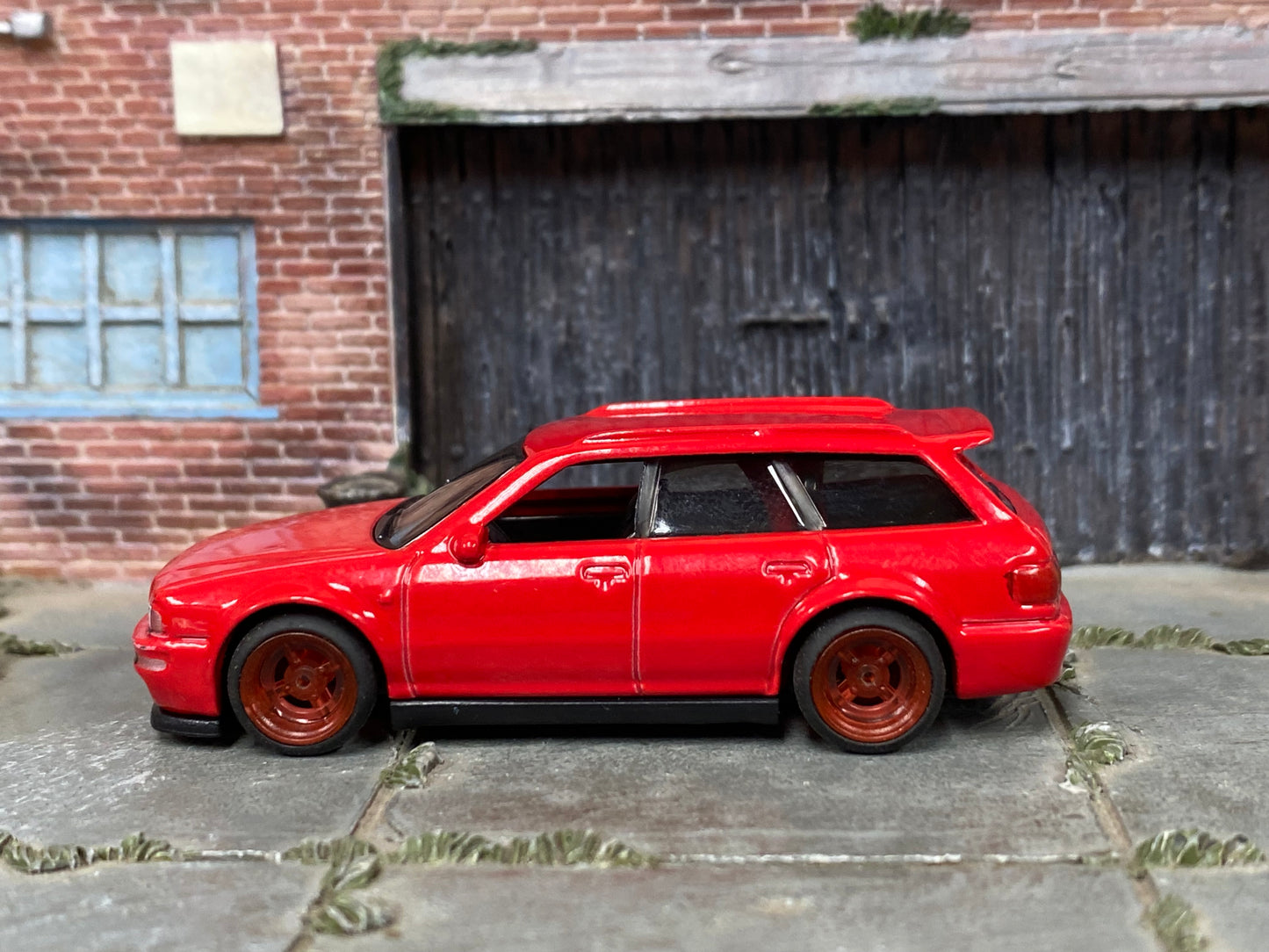 Custom Hot Wheels - 1994 Audi Avant RS2 - Red - Red Mag Wheels - Rubber Tires