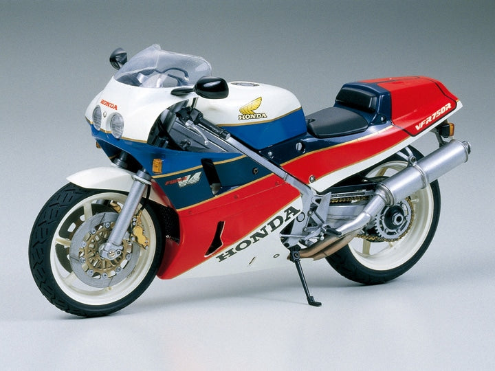 Tamiya 14057 Honda VFR750R 1:12 — assembled and painted model, overall view