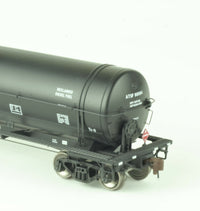 American Limited Models 1823 ATSF 98090 GATC tank car HO scale end detail