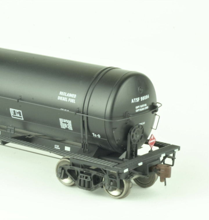 American Limited Models 1823 ATSF 98090 GATC tank car HO scale end detail