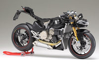 Tamiya 14129 Ducati 1199 Panigale S 1:12 — assembled and painted model, view 5
