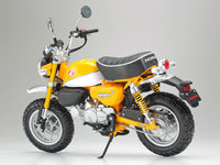 Tamiya 14134 Honda Monkey 125 1:12 — assembled and painted model, view 3