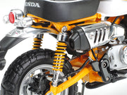 Tamiya 14134 Honda Monkey 125 1:12 — assembled and painted model, view 5