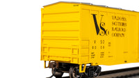 Bachmann HO 50-Foot Outside-Braced Boxcar with Flashing EOT - Valdosta Southern #6006 — manufacturer product view 4