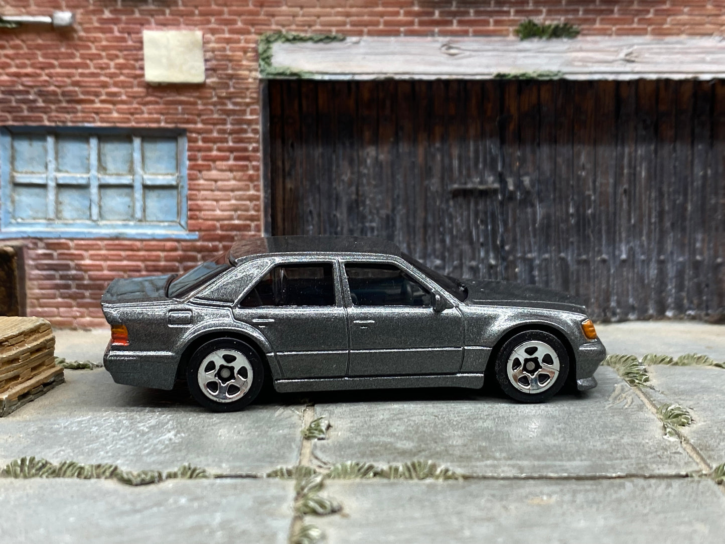 Loose Hot Wheels - Mercedes-Benz 500E - Gray