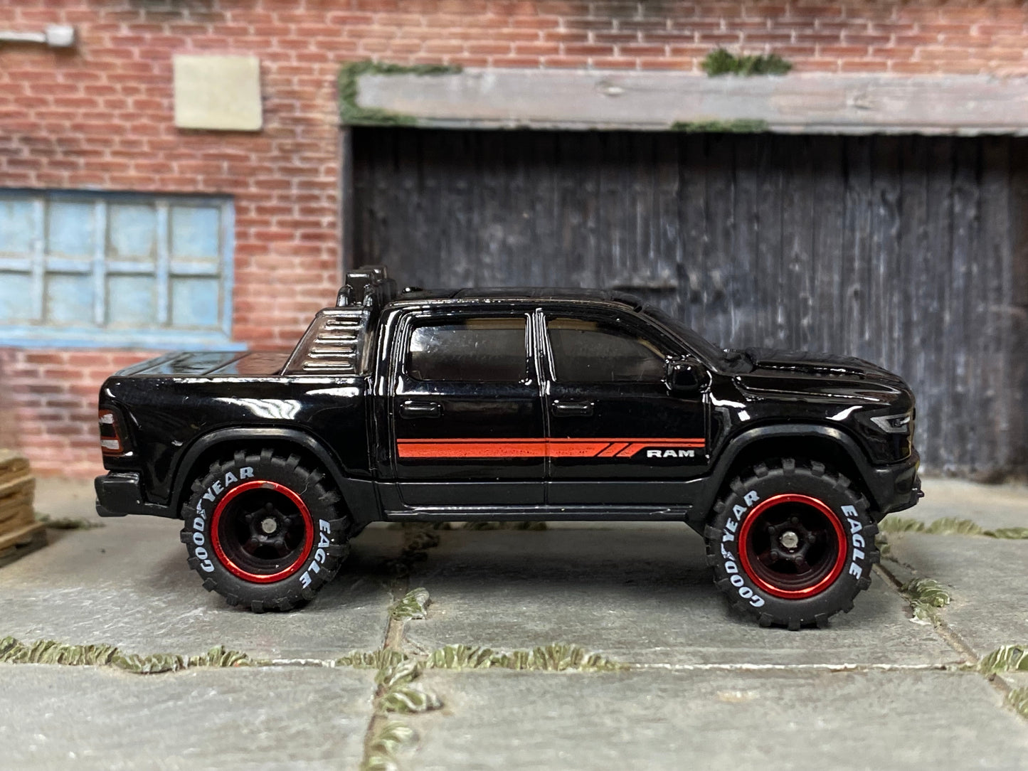 Custom Hot Wheels - 2023 Dodge Ram 1500 4X4 - Black and Red - Black and Red Mag Wheels - Rubber Tires