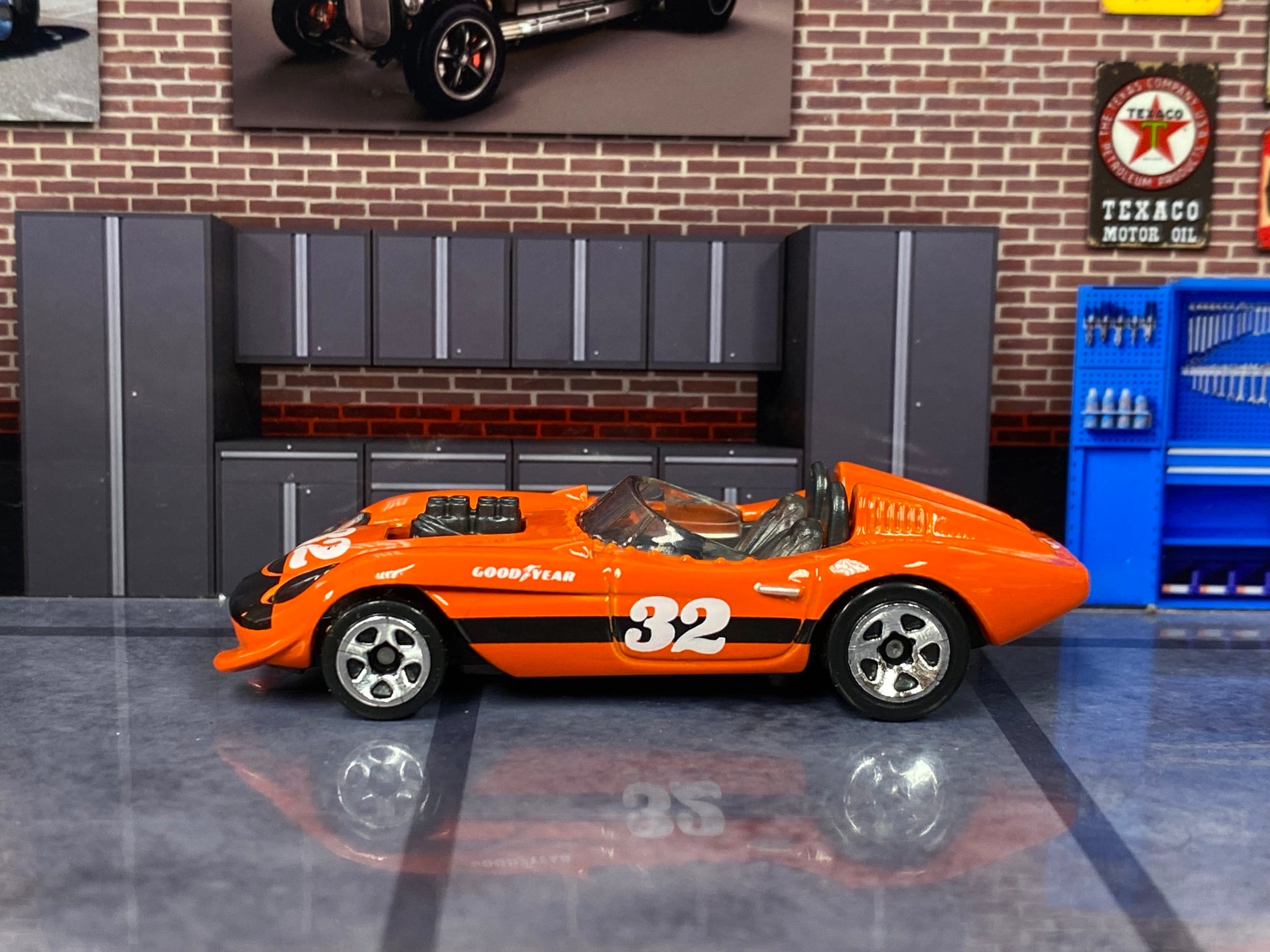 Loose Hot Wheels - Glory Chaser Race Car - Orange and Black 32