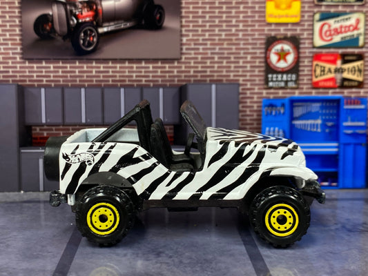 Loose Hot Wheels - Safari Jeep (1990) - White and Black Zebra
