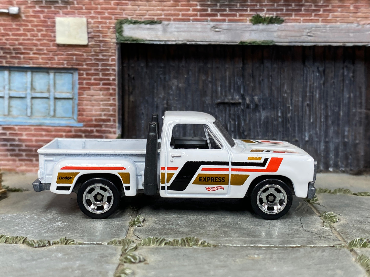 Loose Hot Wheels - 1978 Dodge Lil' Red Express - White with Stripes