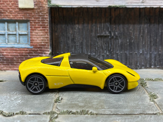 Loose Hot Wheels - GMA T.33 - Yellow