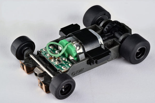 AFX 21029 Mega G+ short 1.5-inch rolling chassis official product view