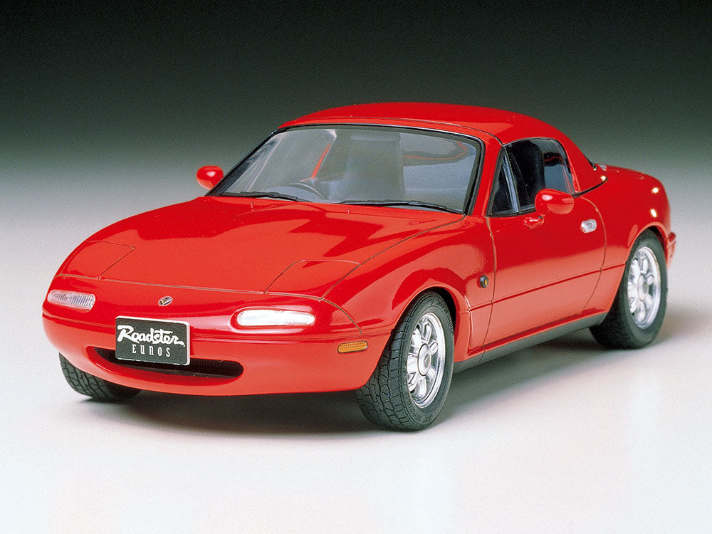 Tamiya 24085 Eunos Roadster 1:24 — assembled and painted model, overall view