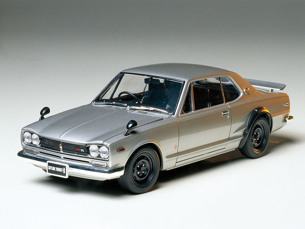 Tamiya 24194 Nissan Skyline 2000GT-R Hard Top 1:24 — assembled and painted model, overall view