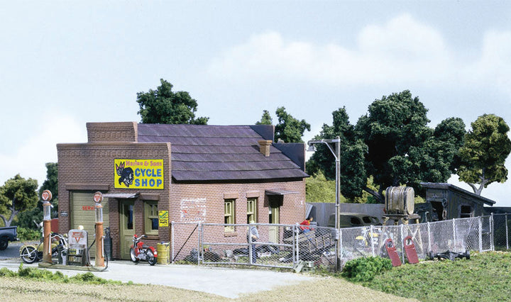 DPM DPM Landmark Structures(R) Gold Kits -- Harlee & Sons Cycle Shop - Kit 6-7/8 x 11-3/4"  17.4 x 27.9cm (40600) product view 1