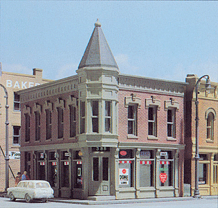 DPM DPM Structure Kits -- Corner Turret Building - 2 x 2-7/8"  5.1 x 7.3cm (51300) product view 1