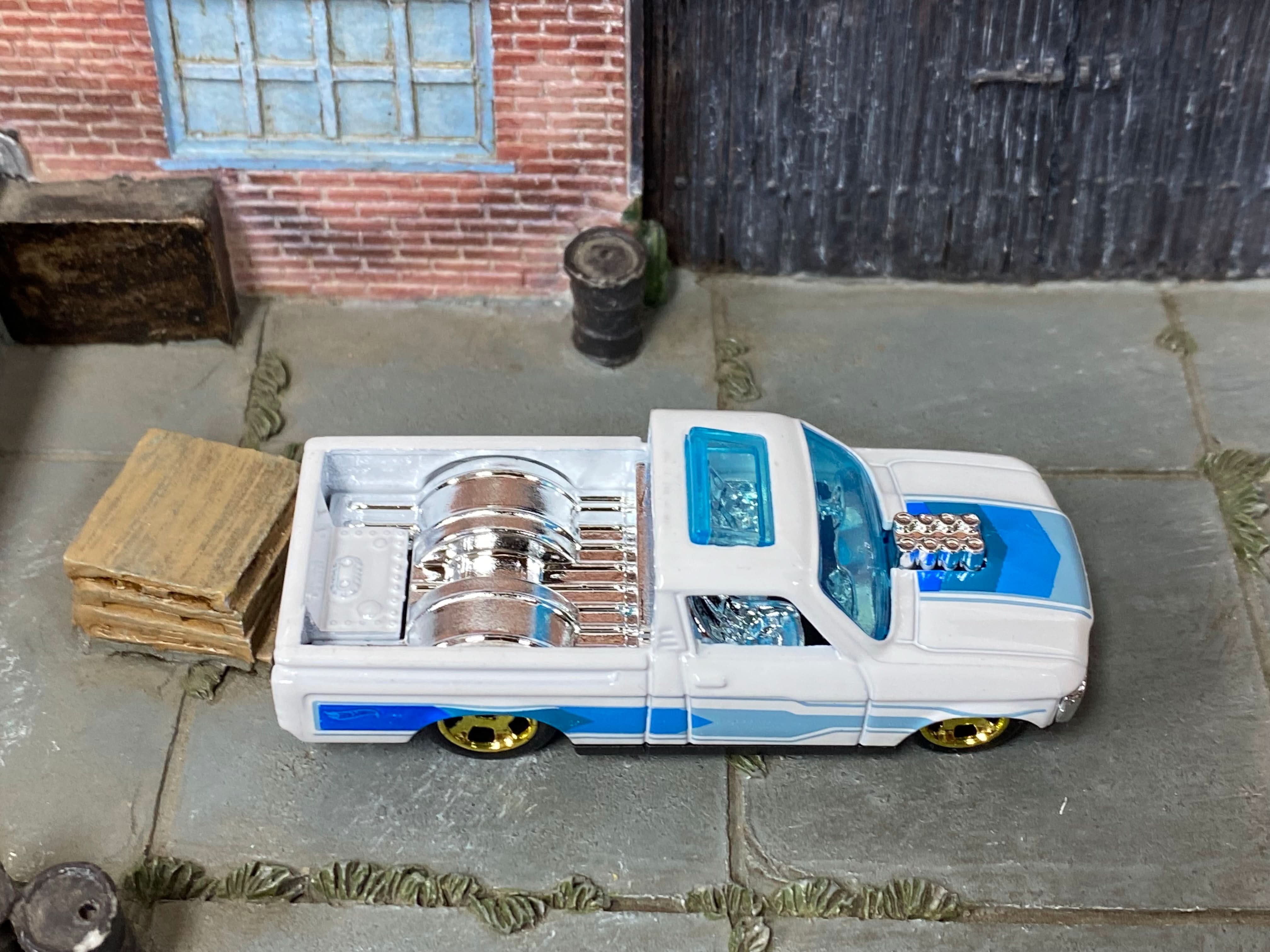 Loose Hot Wheels - 1971 Chevy LUV Pick Up Drag Truck - White and