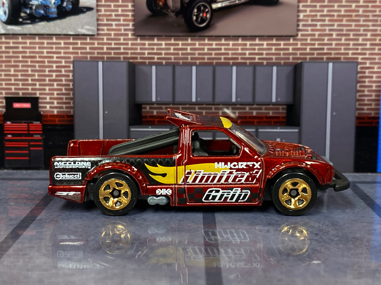 Loose Hot Wheels - Limited Grip Race Truck - Dark Red and Yellow