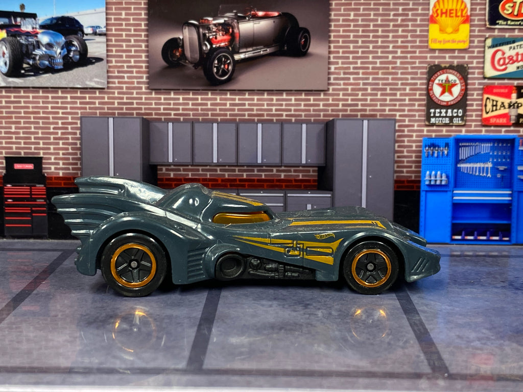 Loose Hot Wheels - Batman Batmobile - Gray and Gold