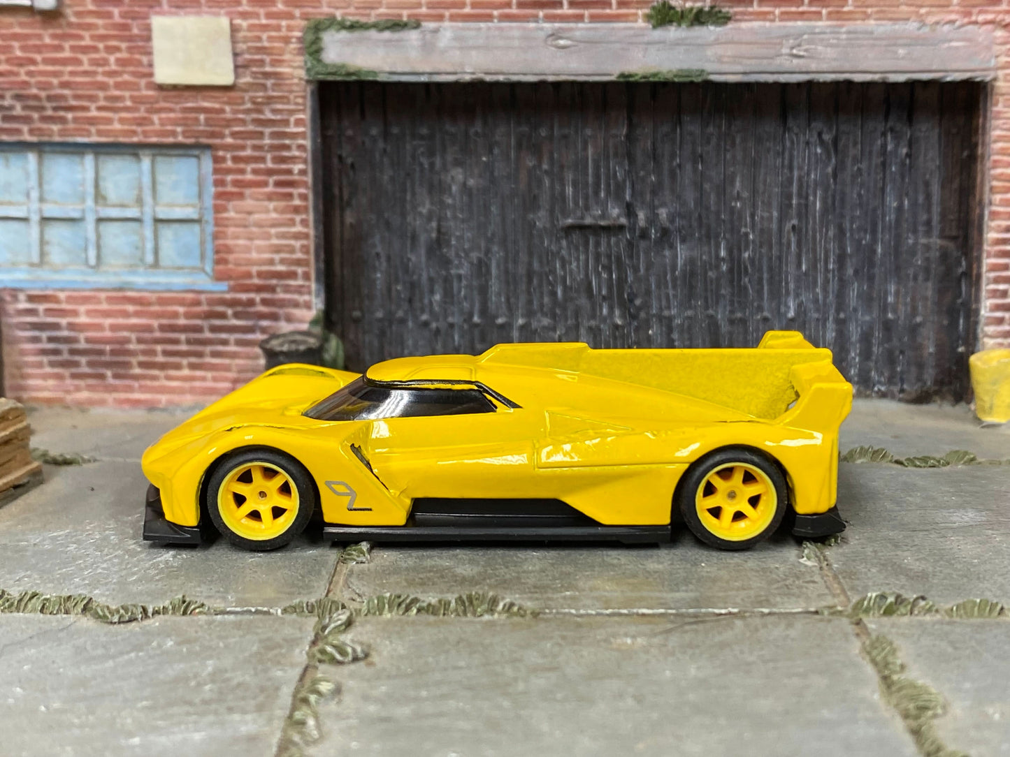 Custom Hot Wheels - Cadillac Project GTP Hypercar - Yellow - Yellow Mag Wheels - Rubber Tires