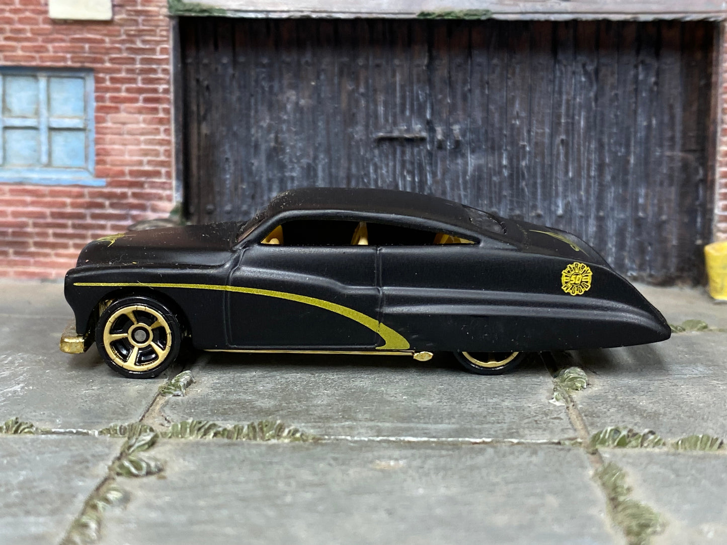 Loose Hot Wheels - Pearl Passion - Satin Black and Gold