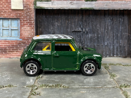 Loose Hot Wheels - Morris Mini - Green Checkerd Flag