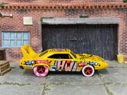 Custom Hot Wheels - 1970 Plymouth Superbird  - Yellow Art Series - Red Mag Wheels - Pink and White Rubber Tires