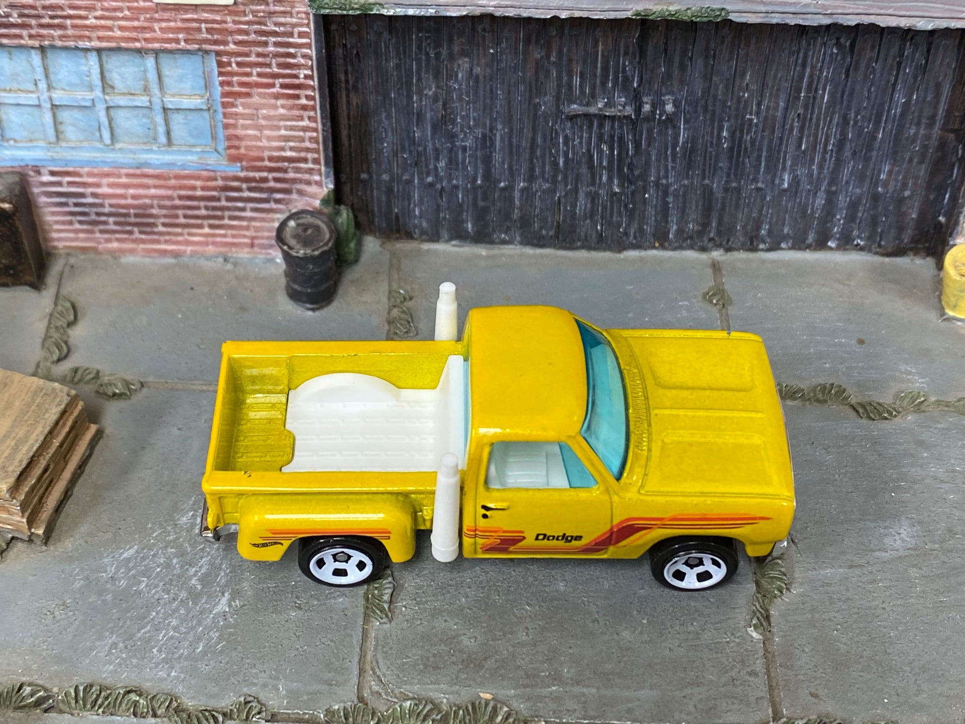 Loose Hot Wheels - 1978 Dodge Lil' Red Express - Yellow and Red