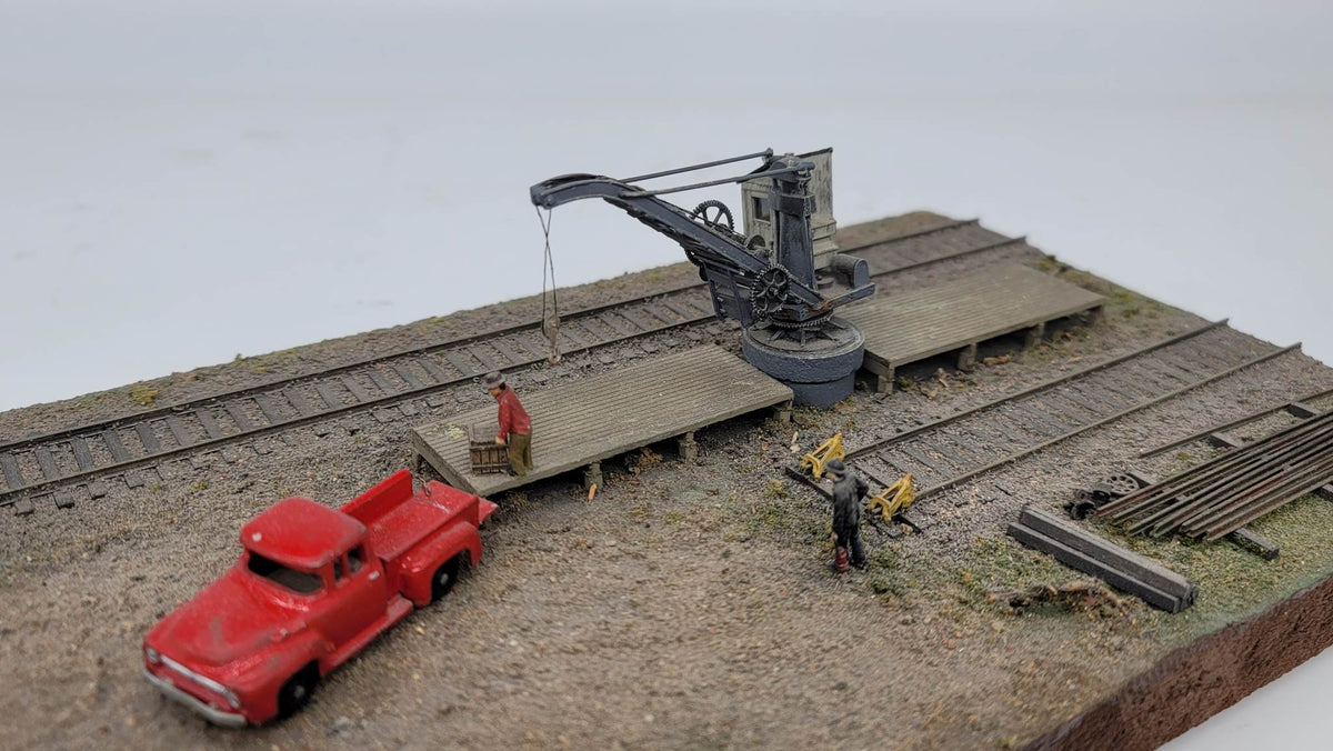 Brownhoist Pillar Crane & Dock (HO Scale) (391) exact product view 1