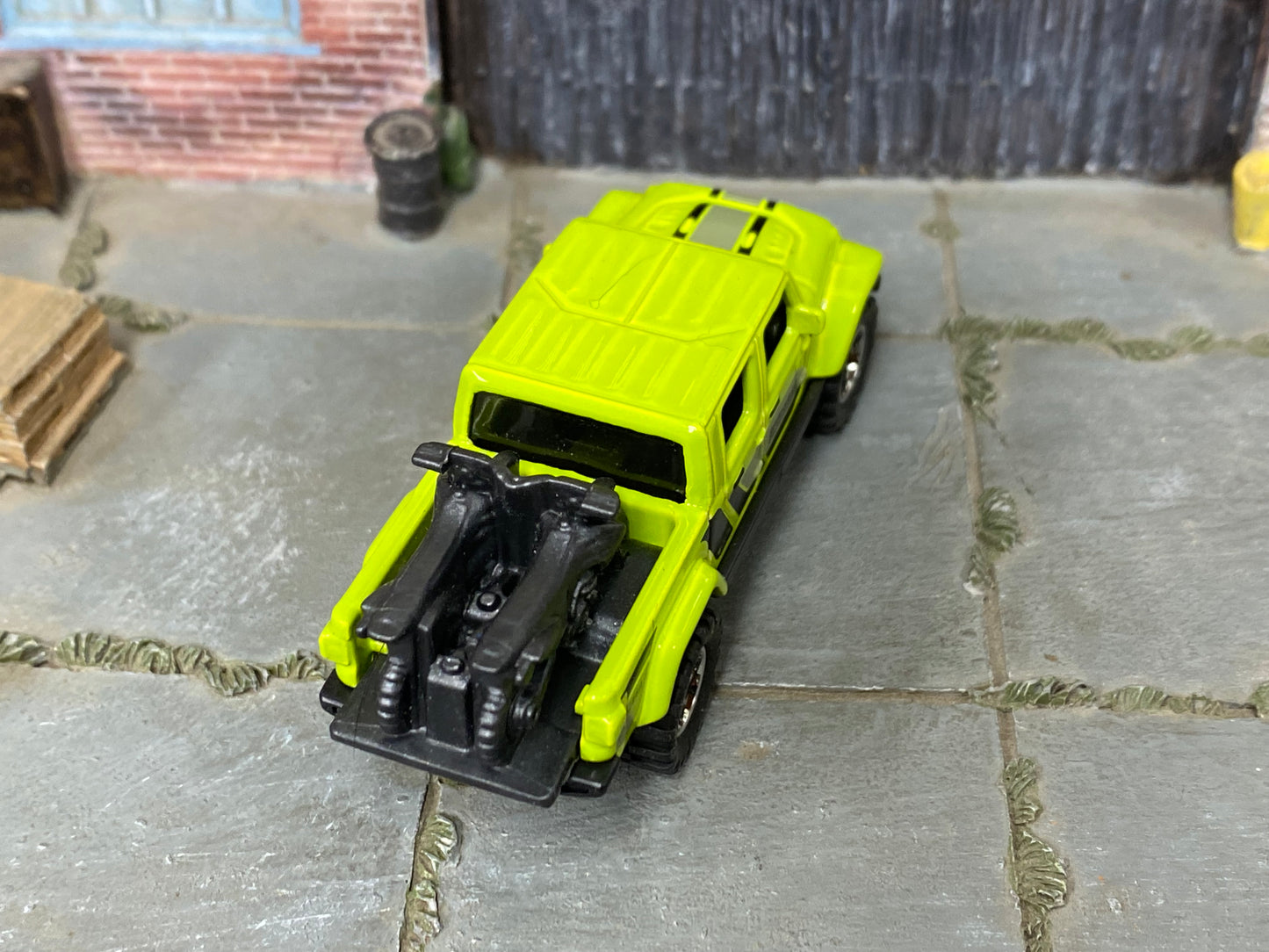 Custom Hot Wheels - 2020 Jeep Gladiator - Bright Green - Chrome Mag Wheels - Rubber Tires