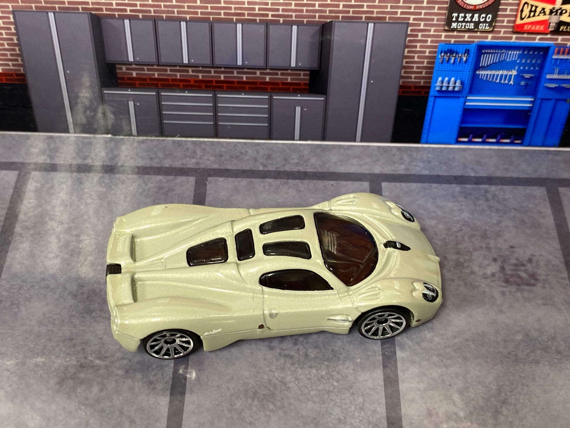 Loose Hot Wheels - Pagani Utopia