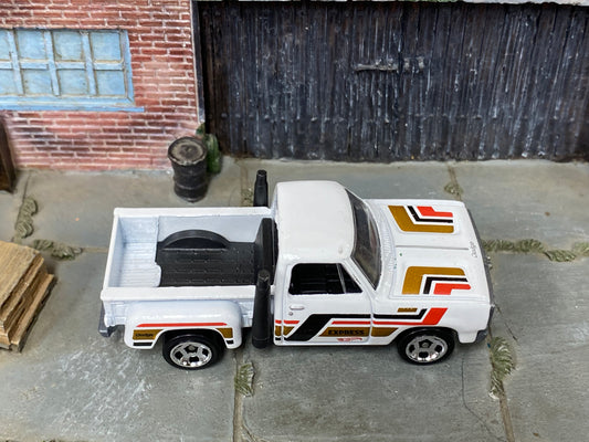 Loose Hot Wheels - 1978 Dodge Lil' Red Express - White with Stripes
