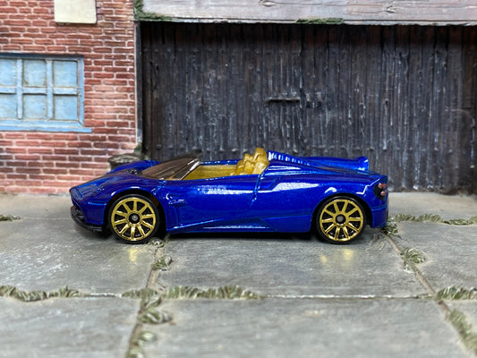 Loose Hot Wheels -2017 Pagani Huayra Roadster - Dark Blue, Black and Gold