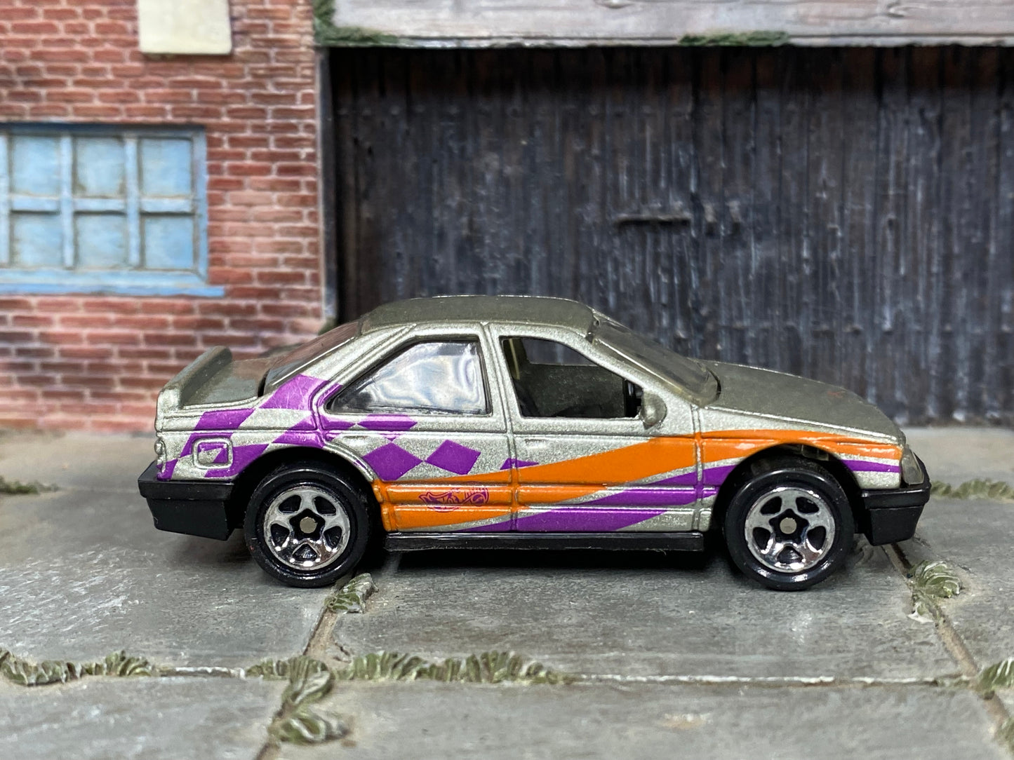 Loose Hot Wheels - Peugeot 405 - Silver, Purple and Orange