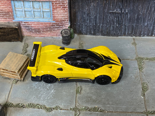 Loose Hot Wheels - Pagani Zonda R - Yellow