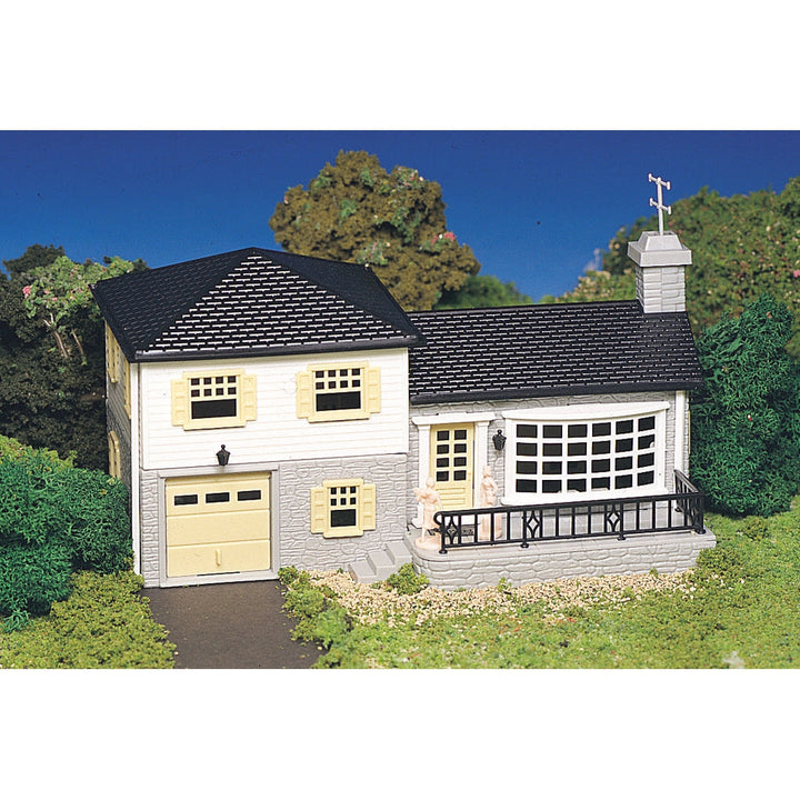 Bachmann HO Scale Plasticville Split Level House - BAC45213 — exact product reference