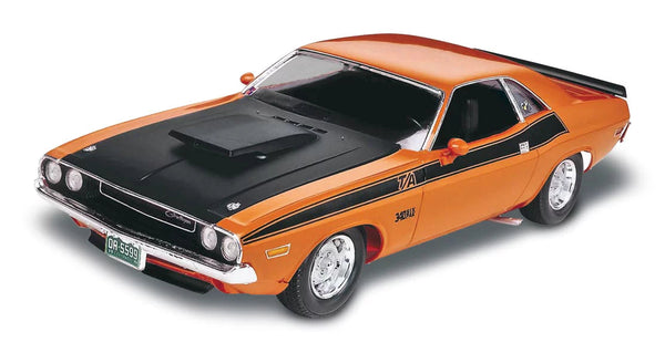 Revell 85-2596 1970 Dodge Challenger 2-in-1 1:24 model kit box and completed examples