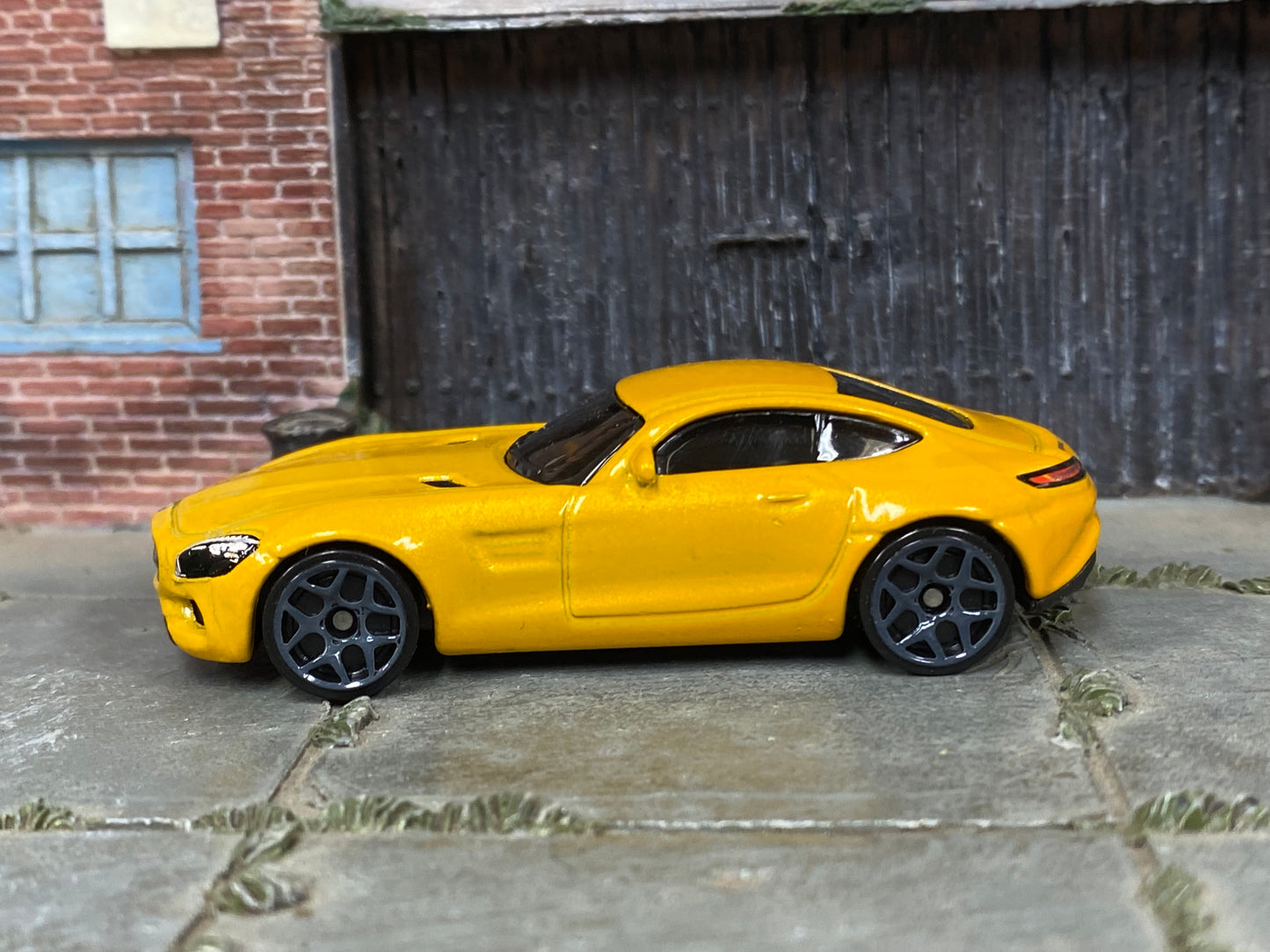 Loose Hot Wheels - Mercedes-Benz AMG GT - Yellow