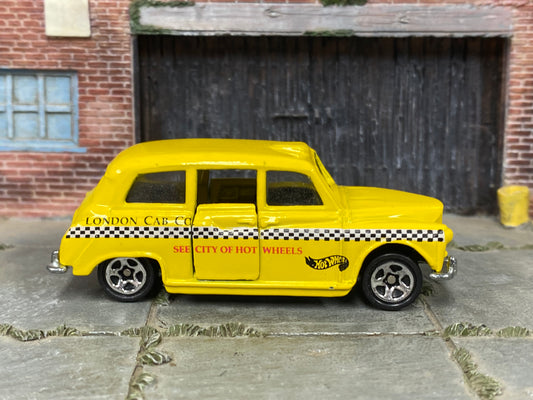 Loose Hot Wheels - London Taxi - Taxi Yellow